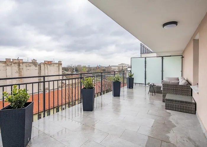 Penthouse - New - Modern & Quiet