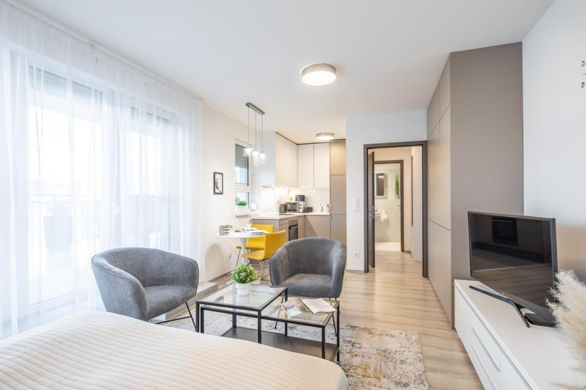 Penthouse - New - Modern & Quiet Apartment
