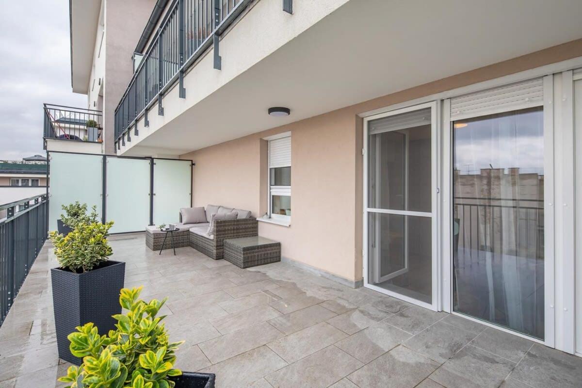 Apartment Penthouse - New - Modern & Quiet *
