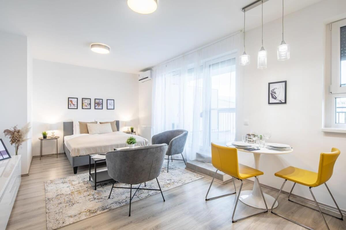 Penthouse - New - Modern & Quiet Apartment